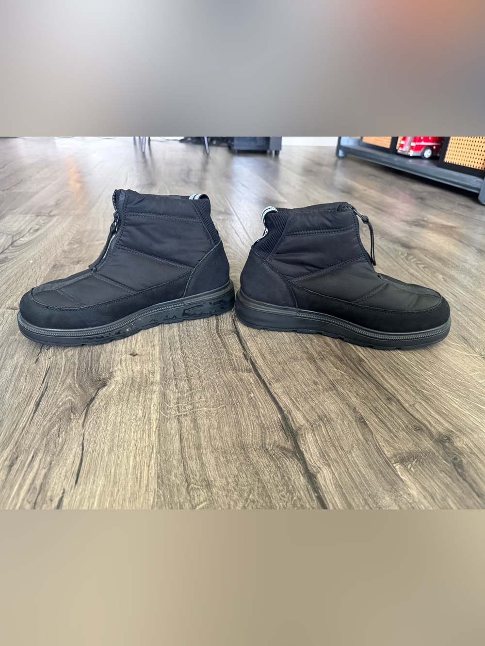 Canada Goose Cypress Puffer Boots - Picture 4 of 12